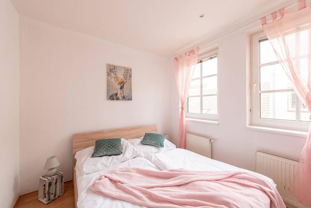 Crystal View Apartment Братислава Екстериор снимка